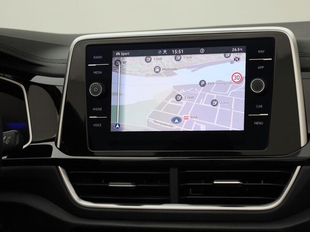 Volkswagen T-Roc Cabrio 1.5TSI/150PK DSG R-Line · Navigatie · Side Assist · Apple Car Play · Stoelverwarming ·