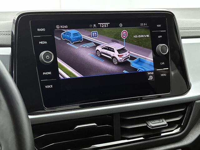 Volkswagen T-Roc 1.5 TSI Life 75 Edition | Nieuw Model | Trekhaak | Digital Cockpit |
