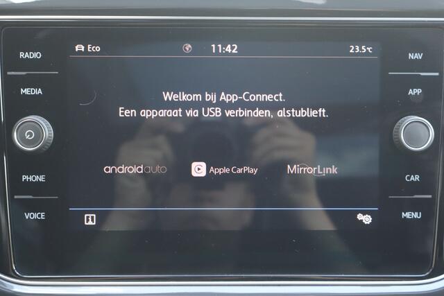 Volkswagen T-Roc 1.5 TSI Sport Business R - NL- Auto!! Stoelverw I Adap Cruise I Pano