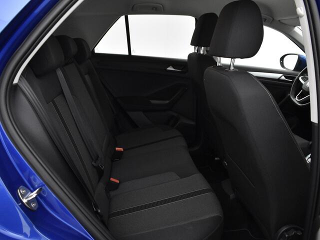 Volkswagen T-Roc 1.5 Tsi 150pk DSG Life Edition · Dodehoeksensor · Camera · Apple/Android Car Play · Keyless · P-Sensoren · 17'' Inch · Garantie t/m 05-08-2028 of 100.000km