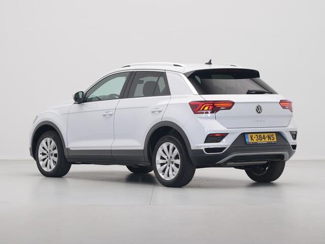 Volkswagen T-Roc 1.5 TSI 150pk DSG Sport Navigatie Camera Acc Executive Getint glas 205