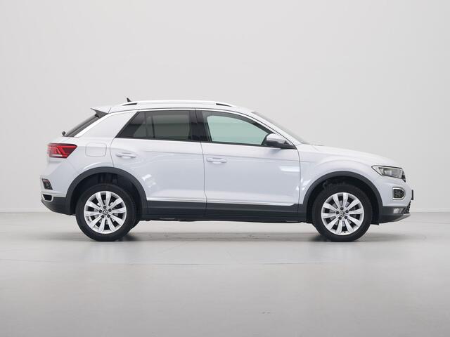 Volkswagen T-Roc 1.5 TSI 150pk DSG Sport Navigatie Camera Acc Executive Getint glas 205