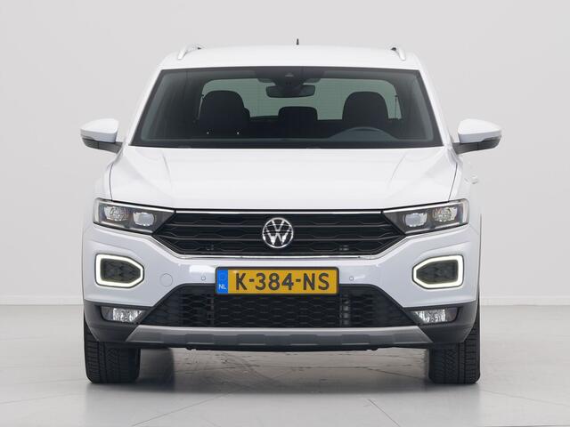 Volkswagen T-Roc 1.5 TSI 150pk DSG Sport Navigatie Camera Acc Executive Getint glas 205