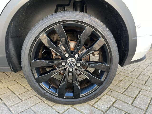 Volkswagen T-Roc 1.5 TSI 150pk DSG R-Line / Zwart Dak / 19" Suzuka / Virtual Cockpit / Stoelverwarming / LED / Trekhaak / Camera / Keyless / Alarm / Sport Comfort Stoelen / Dode Hoek