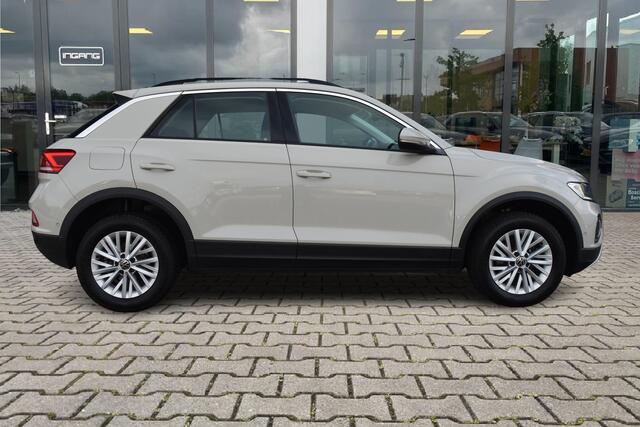 Volkswagen T-Roc 1.5 TSI Life Business | LED | Trekhaak | DAB |