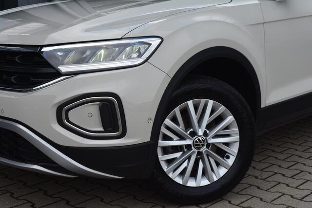 Volkswagen T-Roc 1.5 TSI Life Business | LED | Trekhaak | DAB |