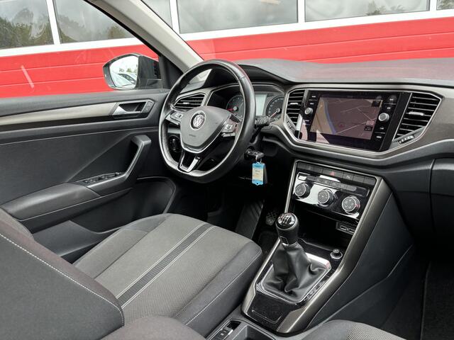 Volkswagen T-Roc 1.0 TSI Style TREKHAAK / NAVI / AIRCO / CARPLAY / ACC / DAB+ / PDC / NL-AUTO