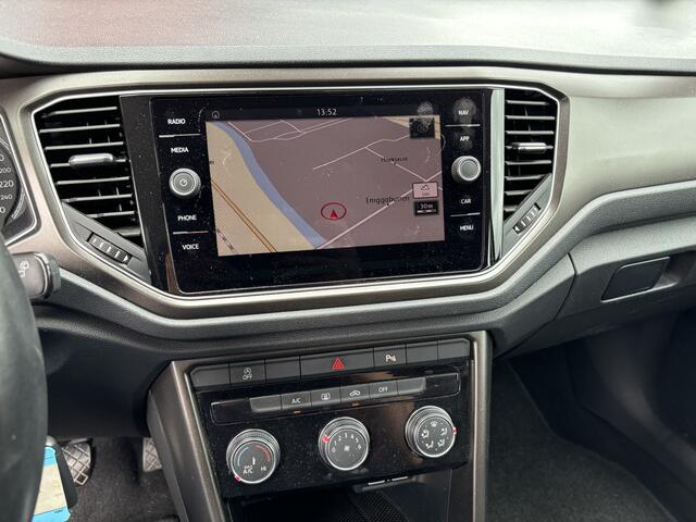 Volkswagen T-Roc 1.0 TSI Style TREKHAAK / NAVI / AIRCO / CARPLAY / ACC / DAB+ / PDC / NL-AUTO