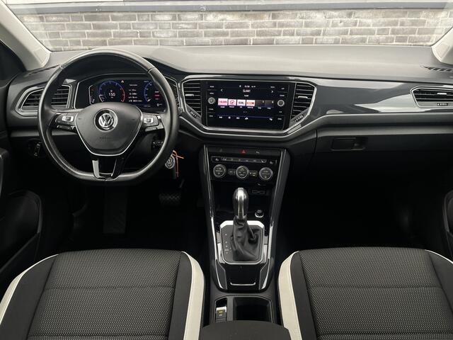 Volkswagen T-Roc 1.5 TSI Sport | LED | Trekhaak | Carplay | Camera | PDC