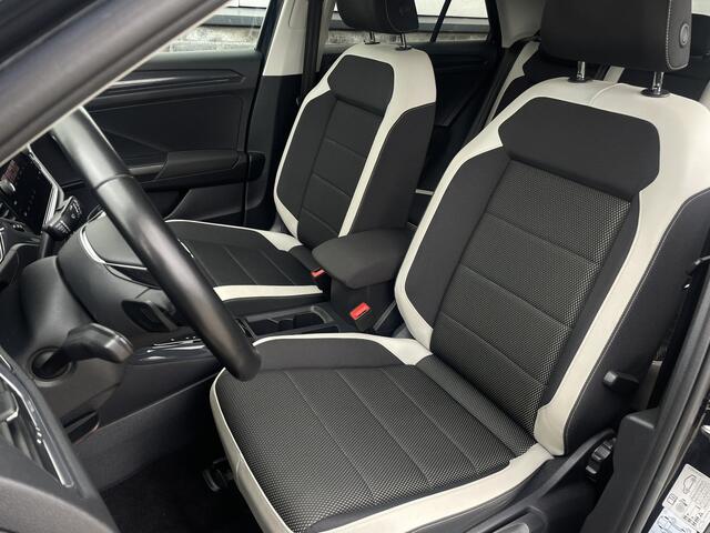 Volkswagen T-Roc 1.5 TSI Sport | LED | Trekhaak | Carplay | Camera | PDC
