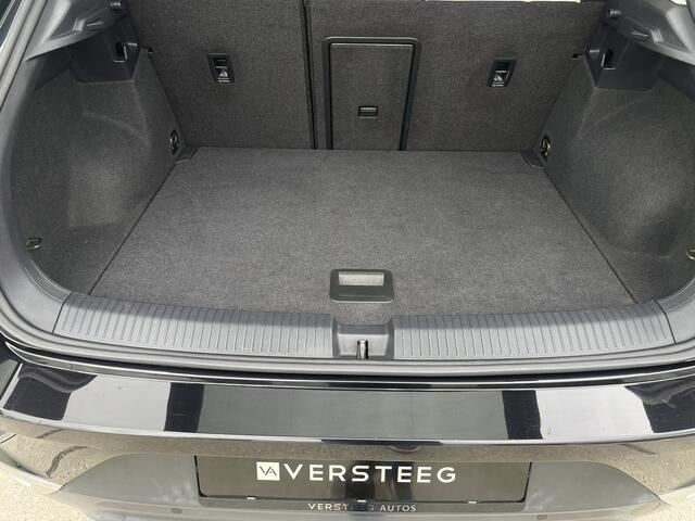 Volkswagen T-Roc 1.5 TSI Sport | LED | Trekhaak | Carplay | Camera | PDC