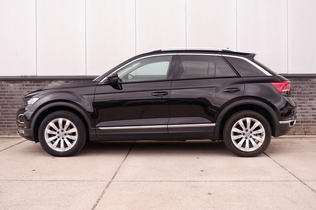 Volkswagen T-Roc 1.5 TSI Sport | LED | Trekhaak | Carplay | Camera | PDC