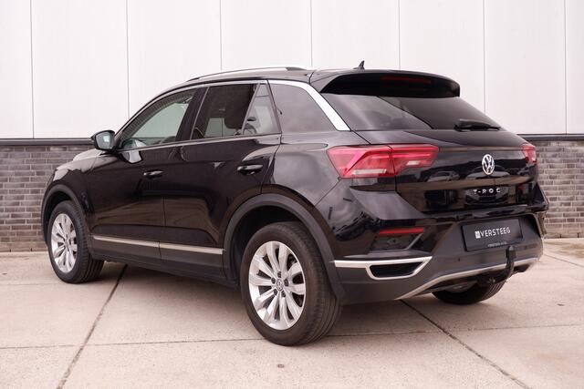 Volkswagen T-Roc 1.5 TSI Sport | LED | Trekhaak | Carplay | Camera | PDC