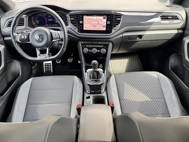 Volkswagen T-Roc 1.5 TSI 150pk R-LINE | FULL LED | 19" SUZUKA | NAVI |