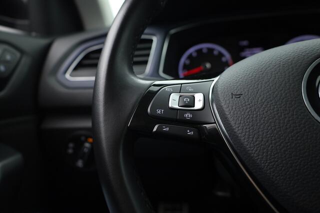 Volkswagen T-Roc 1.5 TSI Style | Navi | Adapt. Cruise | Apple CarPlay | Stoelverw. | PDC | All seasons
