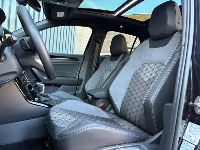 Volkswagen T-Roc 1.5 TSI R-Line Business | Panodak | Beats | Keyless | Trekhaak | IQ Light | Prijs Rijklaar!!