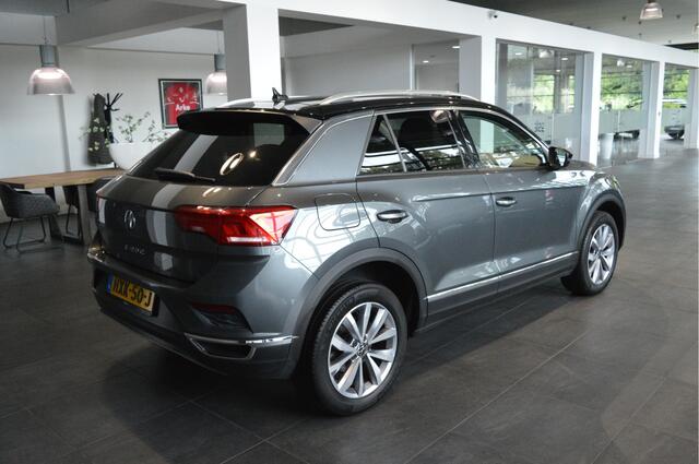 Volkswagen T-Roc 1.5 TSI Style navi clima camera led pdc 17 inch 150 pk !!