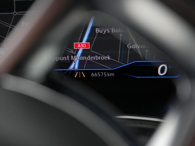 Volkswagen T-Roc 1.5 TSI 150 pk Sport | Trekhaak | Achteruitrijcamera | Navigatie | Stoelverwarming