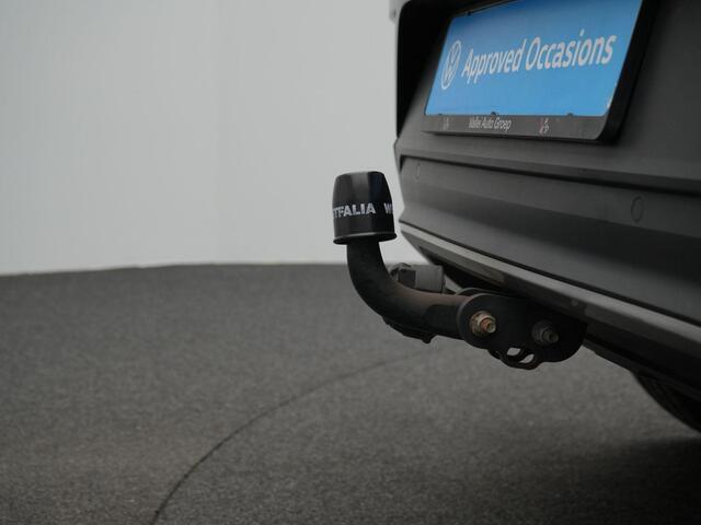 Volkswagen T-Roc 1.5 TSI 150 pk Sport | Trekhaak | Achteruitrijcamera | Navigatie | Stoelverwarming