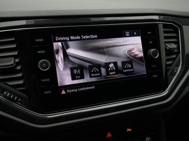 Volkswagen T-Roc 1.5 TSI 150 pk Sport | Trekhaak | Achteruitrijcamera | Navigatie | Stoelverwarming