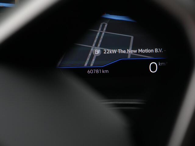 Volkswagen T-Roc 1.5 TSI 150 pk DSG Style | Achteruitrijcamera | Stoelverwarming | Navigatie | Adaptive Cruise