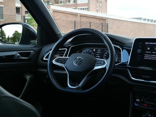 Volkswagen T-Roc 1.5 TSI 150pk R-Line Edition Automaat Apple Carplay / 18 inch / IQ Light / Stoelverwarming