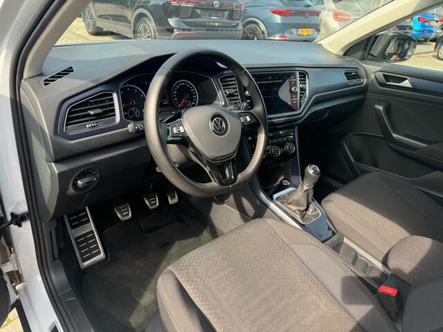Volkswagen T-Roc 1.0 TSI Style Business stoelverw, navi, pdc, airco