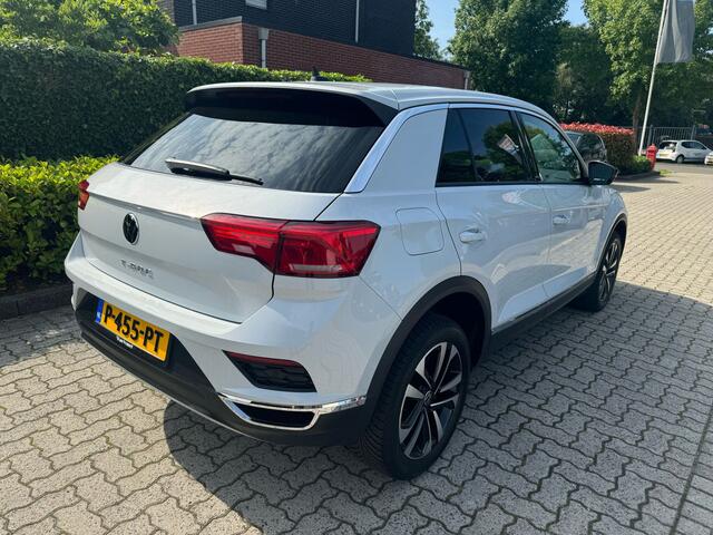 Volkswagen T-Roc 1.0 TSI Style Business stoelverw, navi, pdc, airco