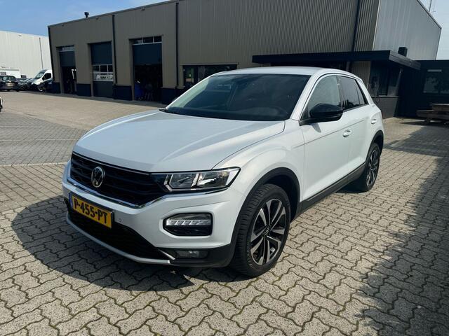 Volkswagen T-Roc 1.0 TSI Style Business stoelverw, navi, pdc, airco