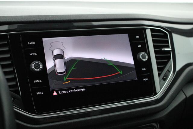 Volkswagen T-Roc 1.5 TSI 150pk DSG Sport Trekhaak Camera Led Virtual Cockpit Stoelverwarming Navigatie