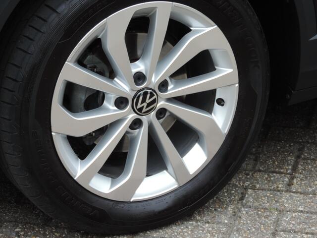 Volkswagen T-Roc 1.5 TSI 150PK Style DSG - Virtual | Camera | Nav | Carplay | Parkeer ass. | Stoelverw.