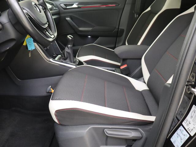 Volkswagen T-Roc 1.5 TSI 150pk Sport | Navigatie | Sportstoelen | Executive Pakket