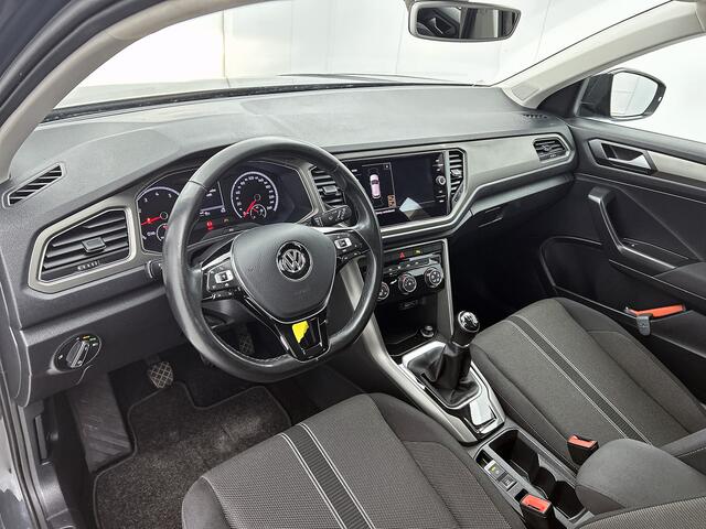 Volkswagen T-Roc 1.0 TSI Style / Navi / Adap-cruise / Trekhaak / Roofrail / Lmv 16" / Multimedia / Apk 2-2026