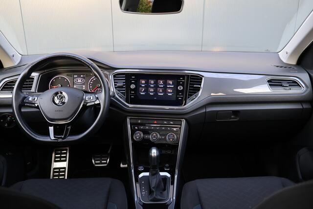 Volkswagen T-Roc 2.0 TDI Sport Business Automaat | Stoelverwarming | Panoramdak | Beats Audio | Camera | Trekhaak | Keyless | Elektrische achterklep