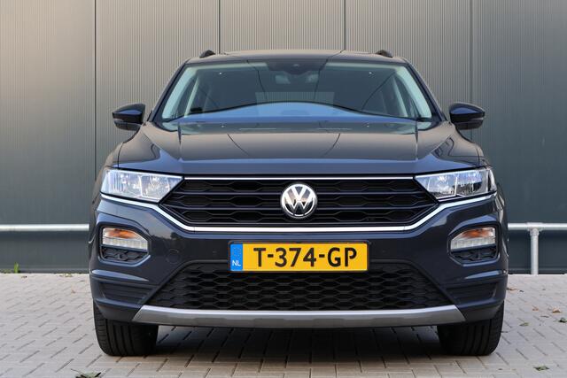 Volkswagen T-Roc 2.0 TDI Sport Business Automaat | Stoelverwarming | Panoramdak | Beats Audio | Camera | Trekhaak | Keyless | Elektrische achterklep