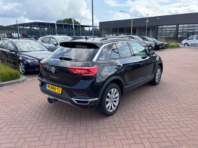 Volkswagen T-Roc 1.0 TSI Style Business | Parkeersensoren | Multifunctioneel Stuur | Climate | Trekhaak |