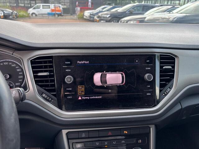 Volkswagen T-Roc 1.0 TSI Style Business | Parkeersensoren | Multifunctioneel Stuur | Climate | Trekhaak |