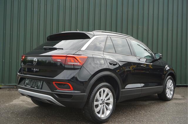 Volkswagen T-Roc 1.5TSI 150pk Automaat Life + Camera/ Carplay/ Navi/ Adapt.Cruise/ LED/ Nieuwstaat/ Garantie!