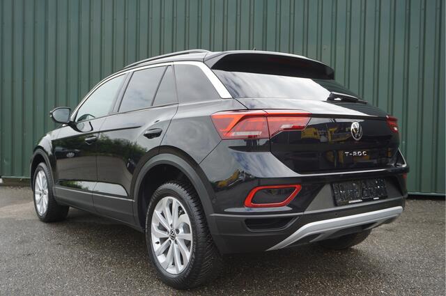 Volkswagen T-Roc 1.5TSI 150pk Automaat Life + Camera/ Carplay/ Navi/ Adapt.Cruise/ LED/ Nieuwstaat/ Garantie!