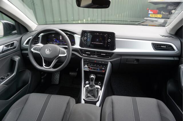 Volkswagen T-Roc 1.5TSI 150pk Automaat Life + Camera/ Carplay/ Navi/ Adapt.Cruise/ LED/ Nieuwstaat/ Garantie!