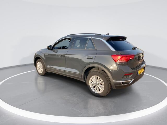 Volkswagen T-Roc 1.0TSI/110PK Style · Camera + Parkeersensoren · Apple/Android Car Play · Stoelverwarming · Lane assist ·