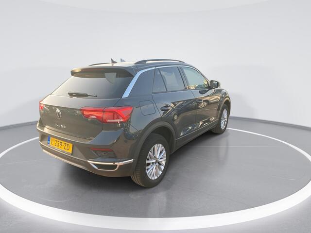 Volkswagen T-Roc 1.0TSI/110PK Style · Camera + Parkeersensoren · Apple/Android Car Play · Stoelverwarming · Lane assist ·