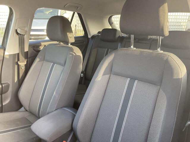 Volkswagen T-Roc 1.0TSI/110PK Style · Camera + Parkeersensoren · Apple/Android Car Play · Stoelverwarming · Lane assist ·