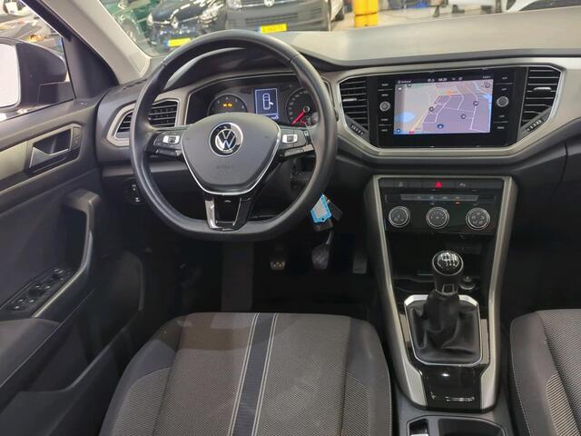 Volkswagen T-Roc 1.5 TSI Style Business Pano | Trekhaak | Ad Cruise | Elek Klep | Full Led | Carplay | PDC | Navi | NL-Auto | Volledig Onderh.