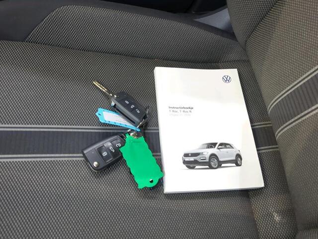 Volkswagen T-Roc 1.5 TSI Style Business Pano | Trekhaak | Ad Cruise | Elek Klep | Full Led | Carplay | PDC | Navi | NL-Auto | Volledig Onderh.