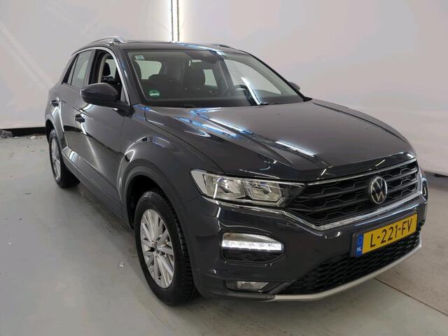 Volkswagen T-Roc 1.5 TSI Style Business Pano | Trekhaak | Ad Cruise | Elek Klep | Full Led | Carplay | PDC | Navi | NL-Auto | Volledig Onderh.