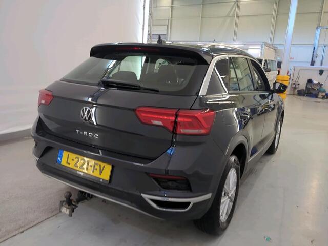 Volkswagen T-Roc 1.5 TSI Style Business Pano | Trekhaak | Ad Cruise | Elek Klep | Full Led | Carplay | PDC | Navi | NL-Auto | Volledig Onderh.