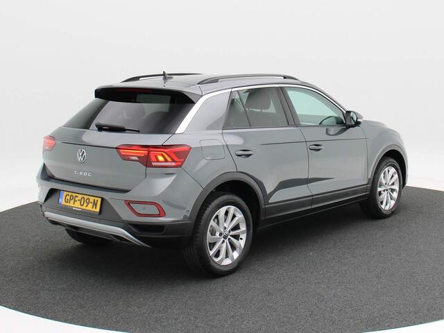 Volkswagen T-Roc 1.5 TSi 150 Pk Automaat Oranje Edition | IQ Full LED | Camera | Carplay | Privacy Glass | Parkeersensoren | DAB | ECC | 17 Inch | 10.651 Km!!