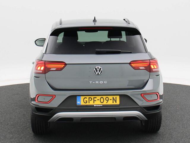 Volkswagen T-Roc 1.5 TSi 150 Pk Automaat Oranje Edition | IQ Full LED | Camera | Carplay | Privacy Glass | Parkeersensoren | DAB | ECC | 17 Inch | 10.651 Km!!