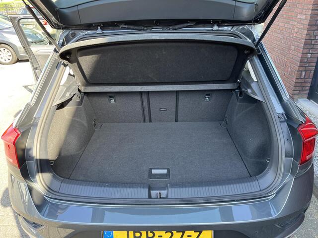 Volkswagen T-Roc 1.5 TSI IQ DRIVE ADAPTIVE CRUISE CONTROL | NAV | CAMERA | APPLE/ANDROID CARPLAY